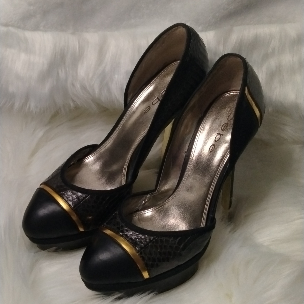 Gorgeous bebe High Heel Shoes
